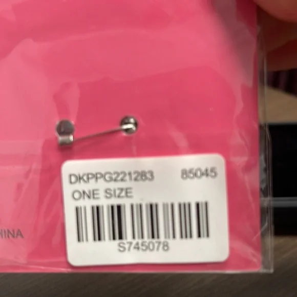 Buttons - Picture 3 of 3